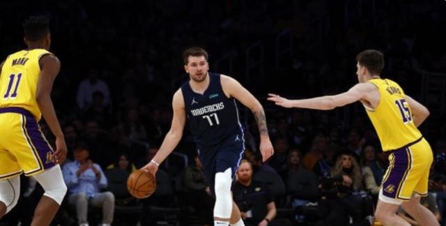 开云-补扣霍华德+点名詹姆斯 关键时刻东契奇带走胜利