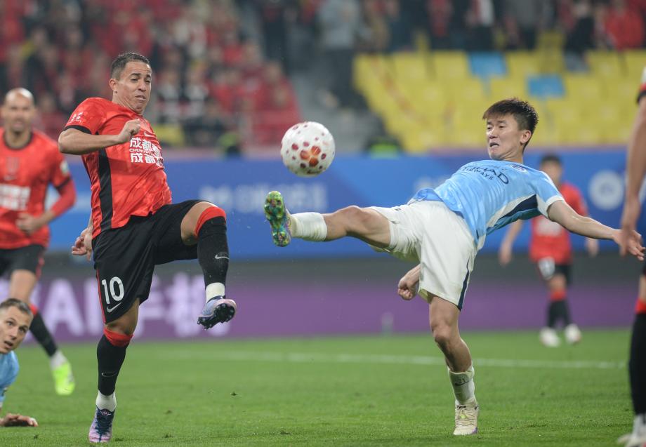 [图]中超揭幕战 成都蓉城主场5-1大胜深圳新鹏城