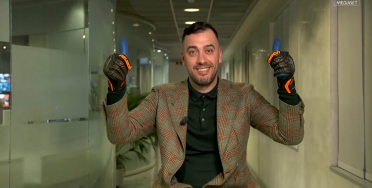 开云体育下载-名宿：意甲最佳门将是斯维拉尔 多纳鲁马想追赶布冯还得很长时间